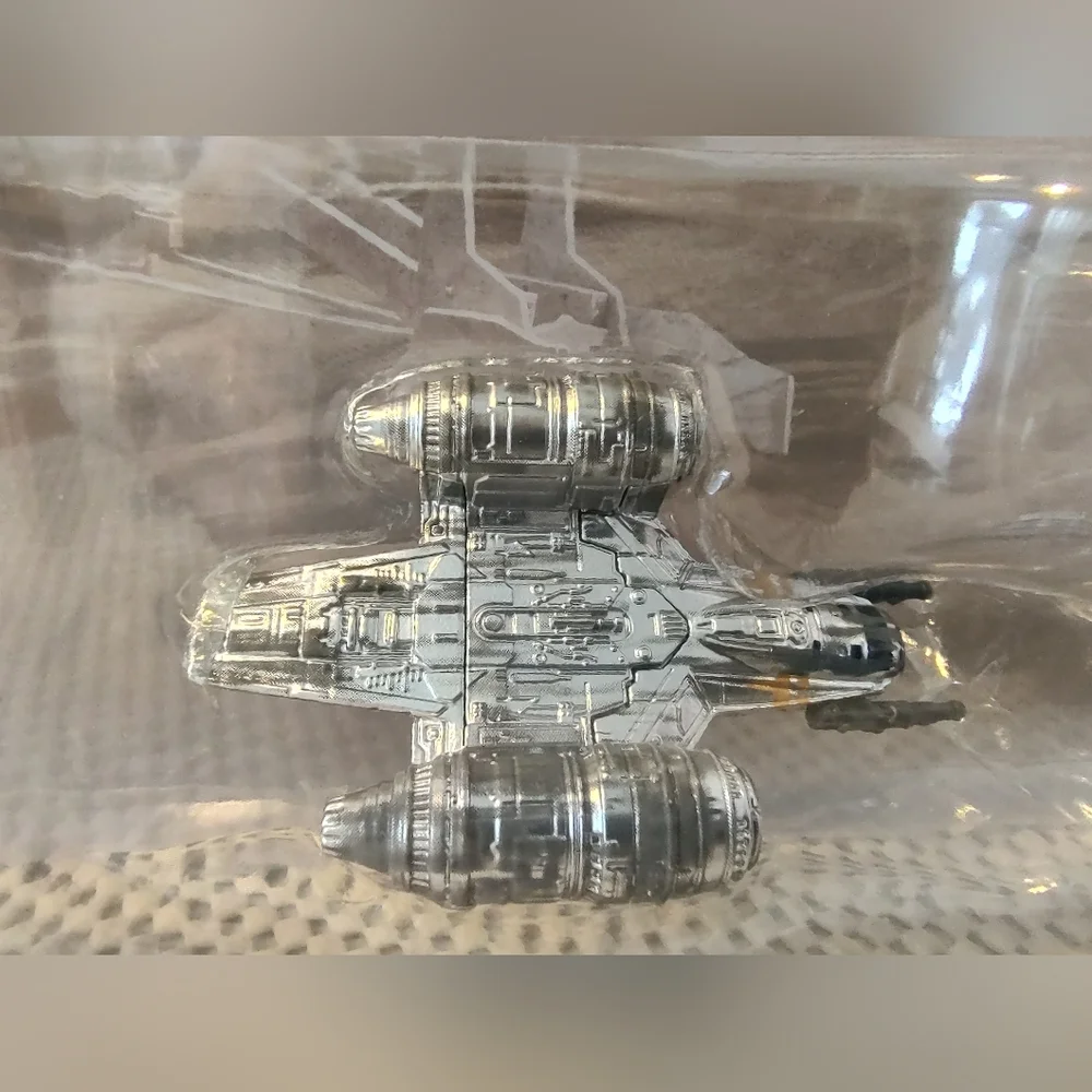 Hot Wheels Starships The Mandalorian Speeder, Razor Crest The Child & Hover Pram